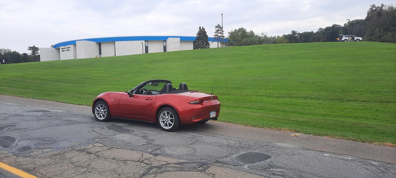 2016 Mazda ND MX-5 Miata - Image 13 of 31