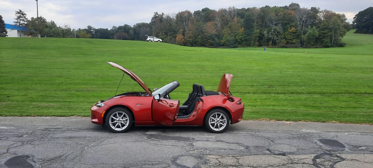 2016 Mazda ND MX-5 Miata - Image 29 of 31