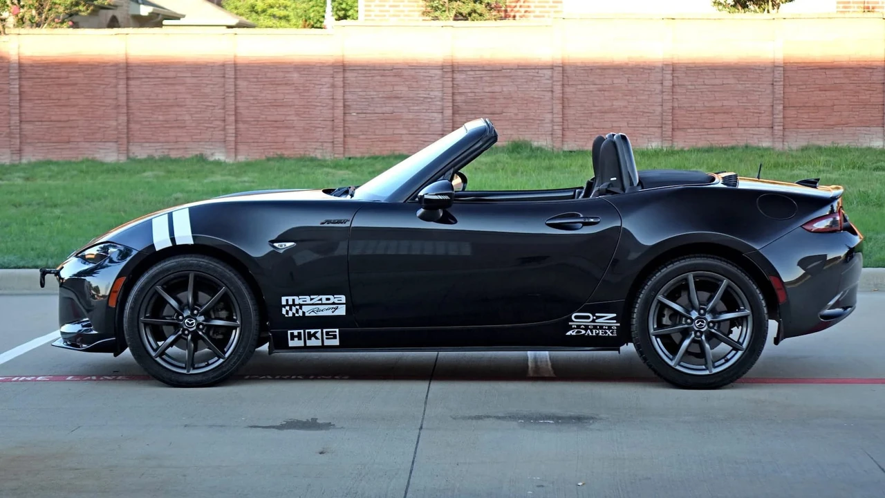 2016 Mazda ND MX-5 Miata - Image 2 of 31