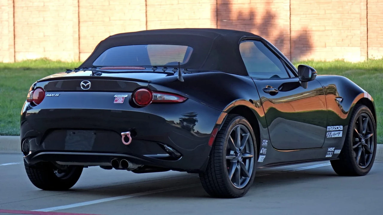 2016 Mazda ND MX-5 Miata - Image 3 of 31