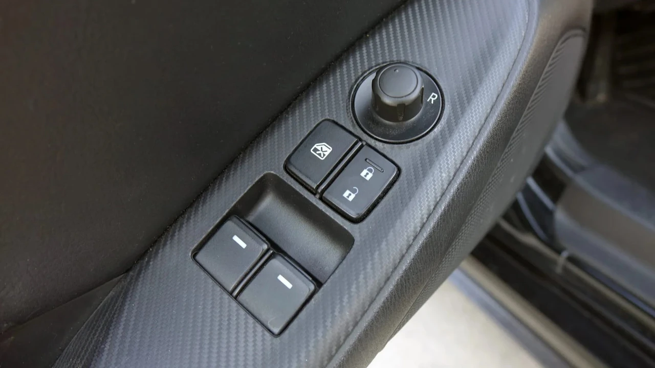 2016 Mazda ND MX-5 Miata - Image 7 of 31