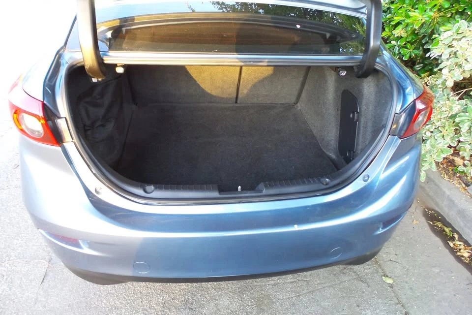 2016 Mazda Mazda 3 3rd Gen - Image 9 of 16