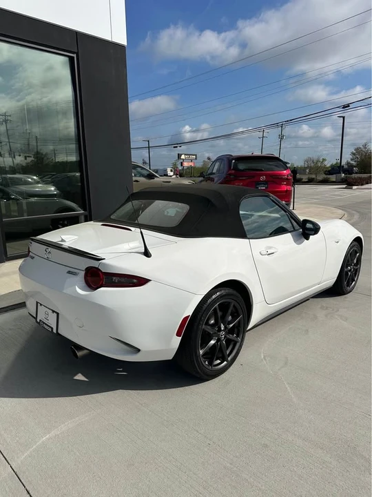 2016 Mazda ND MX-5 Miata - Image 4 of 17