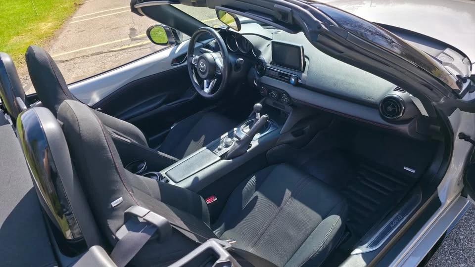 2016 Mazda ND MX-5 Miata - Image 17 of 20