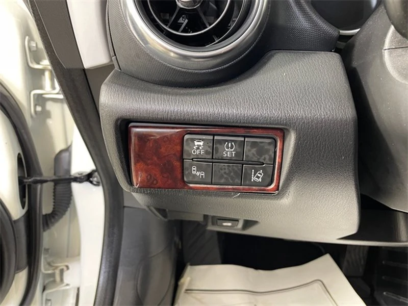 2016 Mazda ND MX-5 Miata - Image 13 of 17