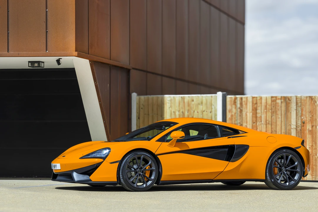 2016 McLaren 570S - Image 24 of 31