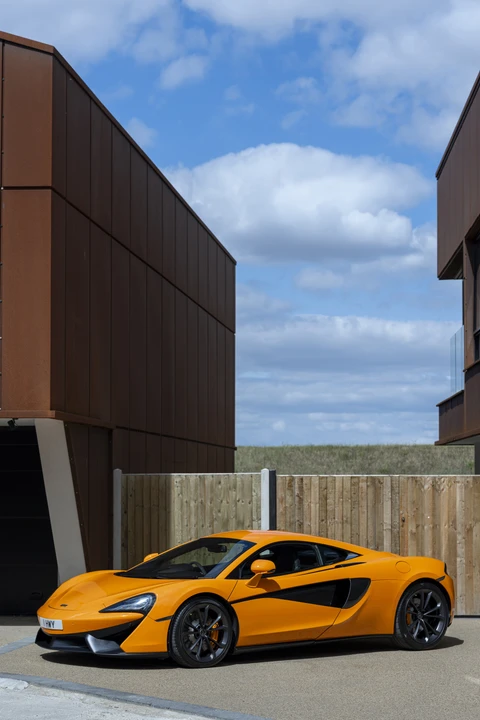 2016 McLaren 570S - Image 11 of 31
