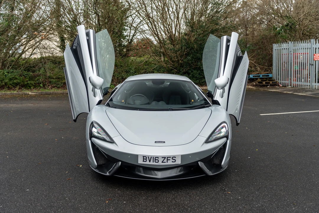 2016 McLaren 570S - Image 22 of 31