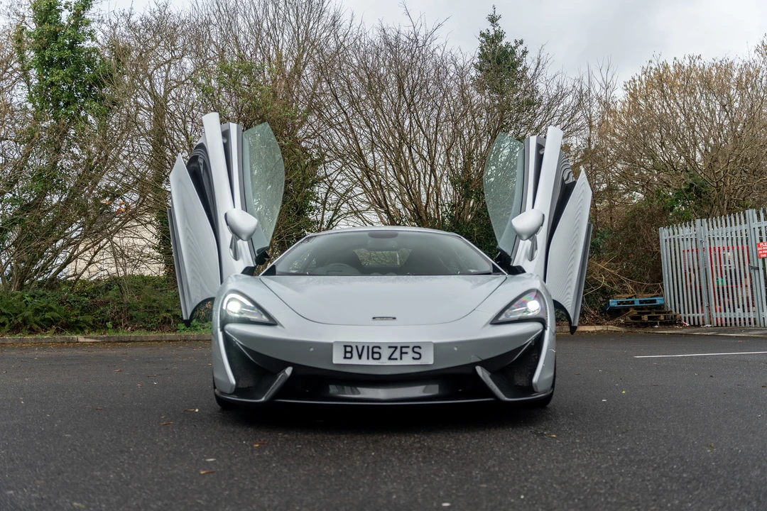 2016 McLaren 570S - Image 23 of 31