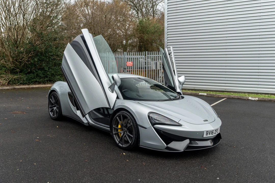 2016 McLaren 570S - Image 25 of 31