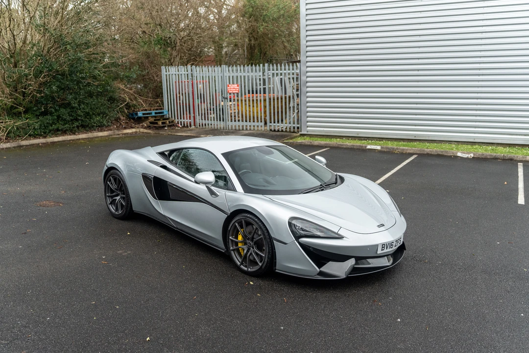 2016 McLaren 570S - Image 15 of 31