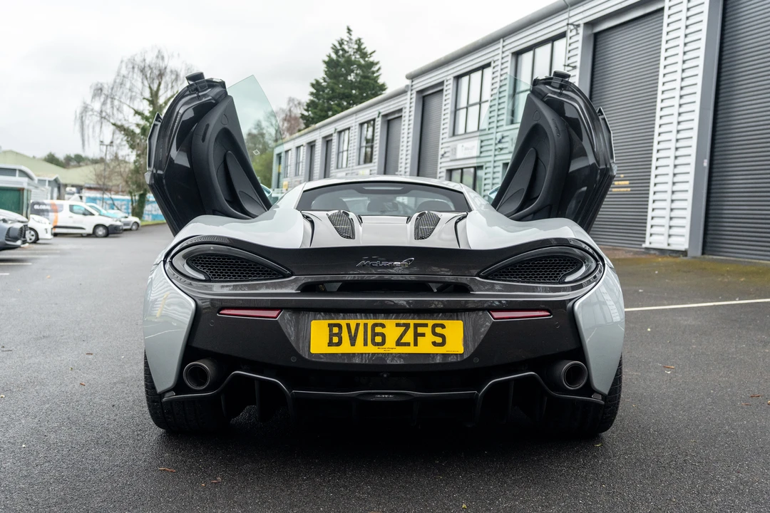 2016 McLaren 570S - Image 29 of 31