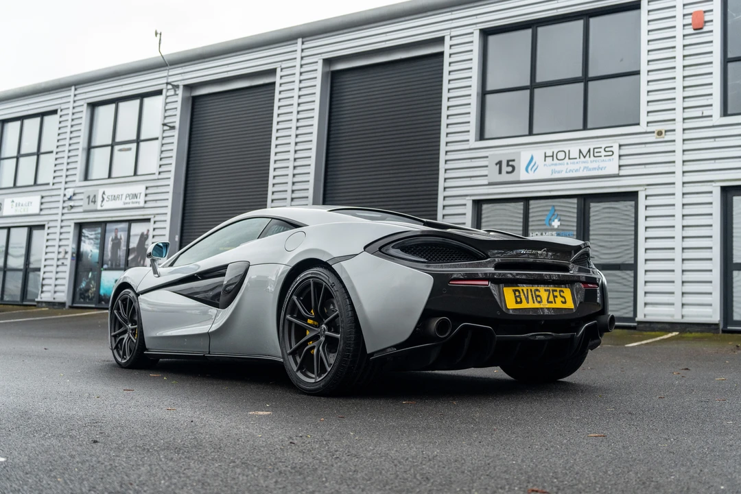 2016 McLaren 570S - Image 5 of 31
