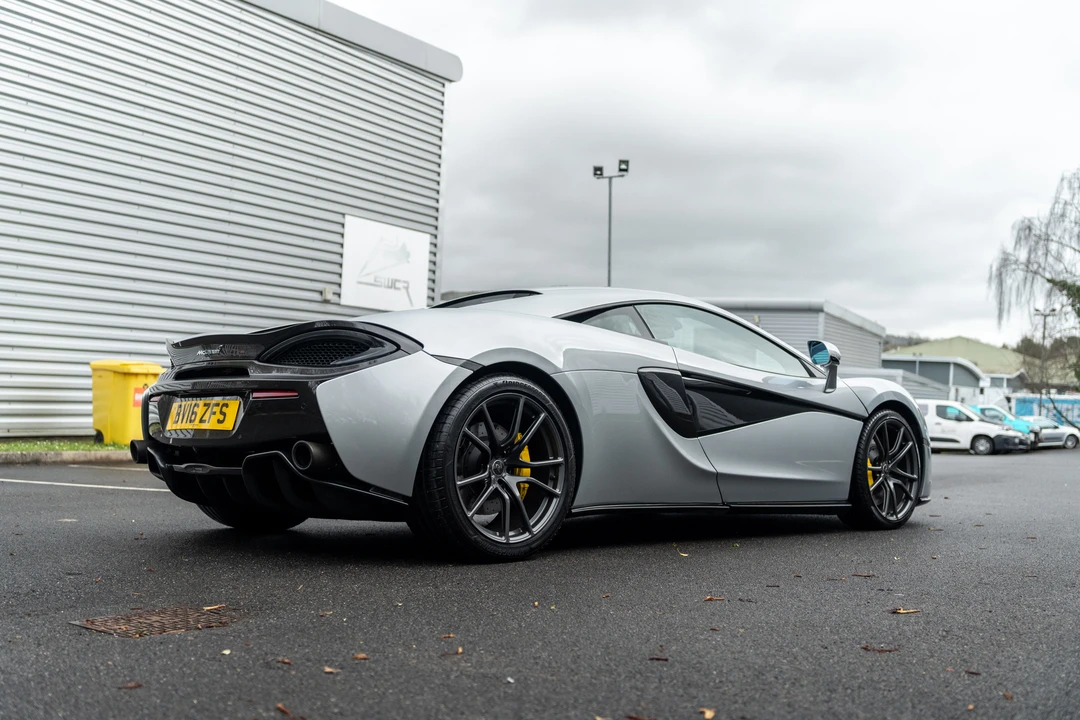 2016 McLaren 570S - Image 7 of 31
