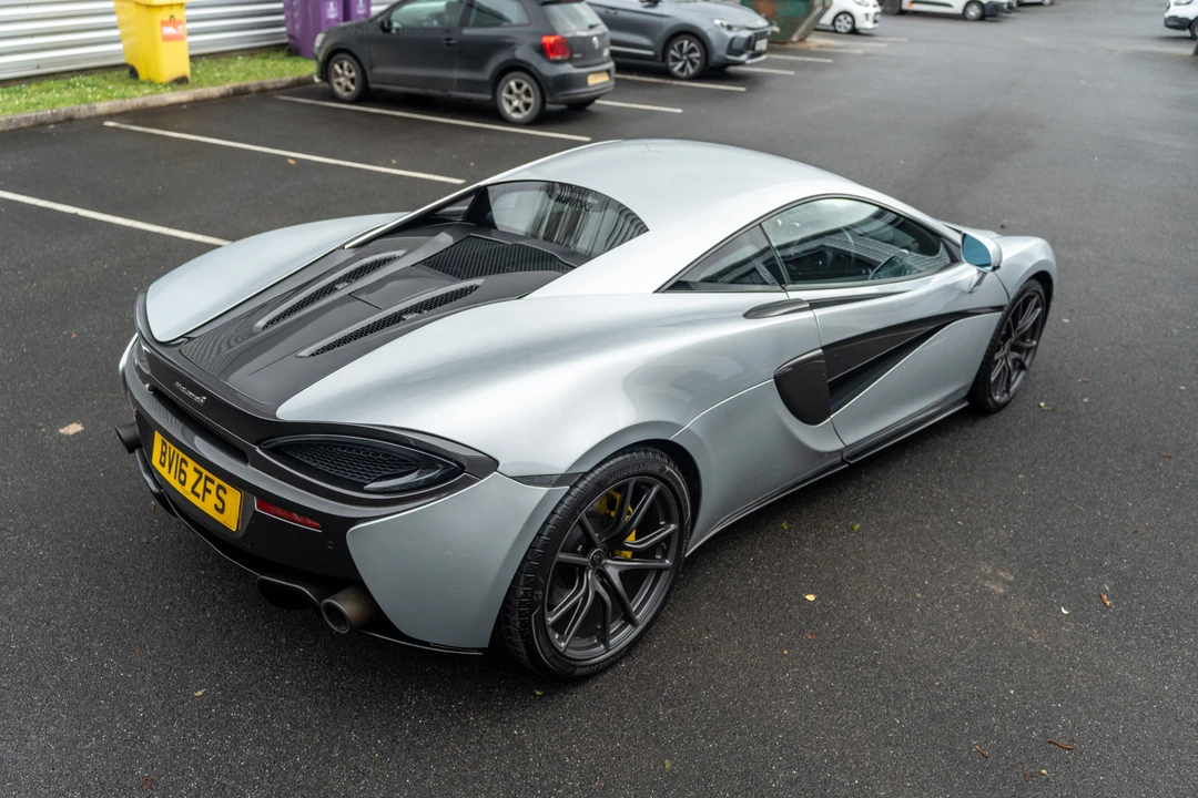 2016 McLaren 570S - Image 14 of 31