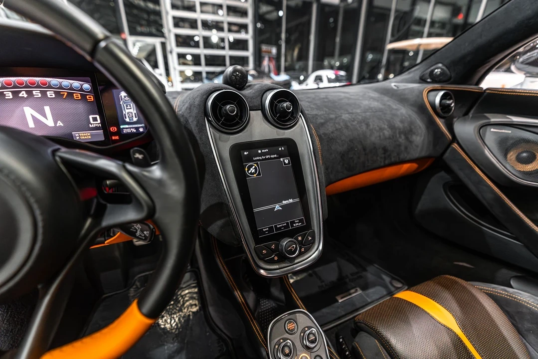 2016 McLaren 570S - Image 14 of 21