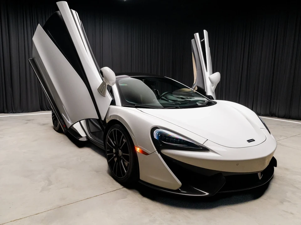 2016 McLaren 570 - Image 11 of 12