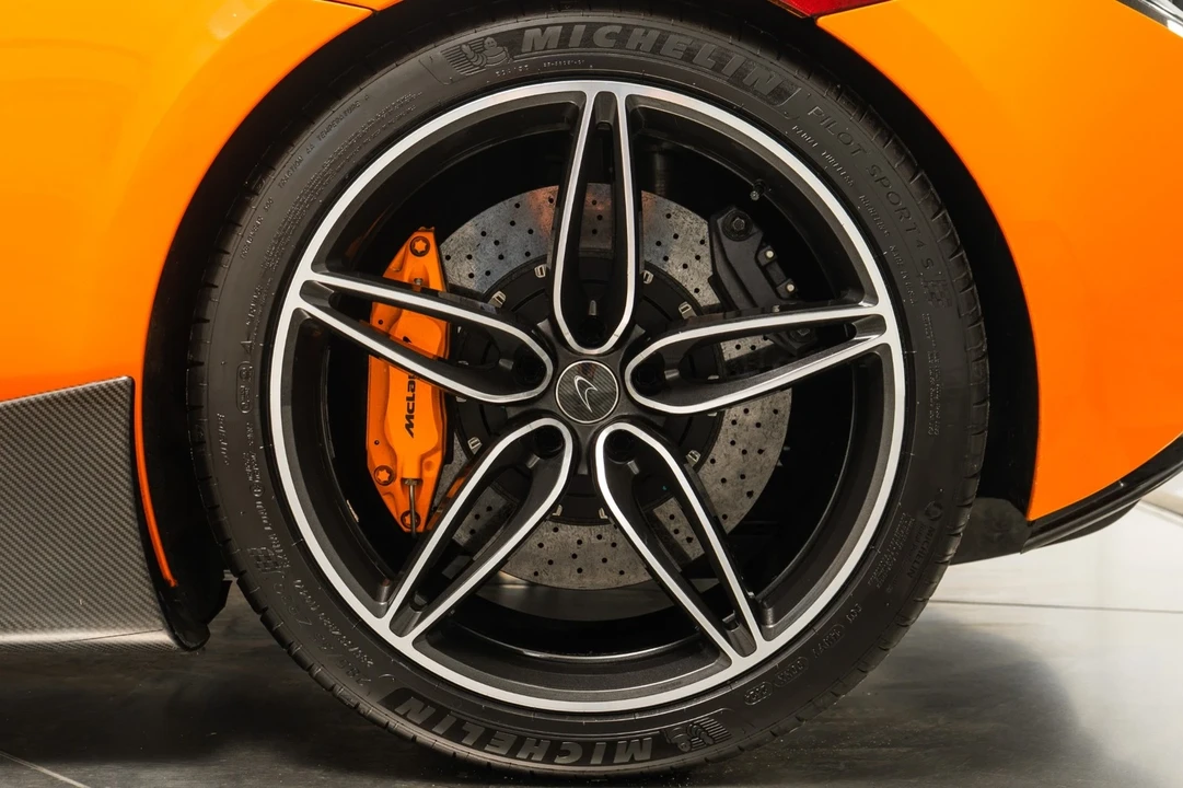 2016 McLaren 570 - Image 11 of 21