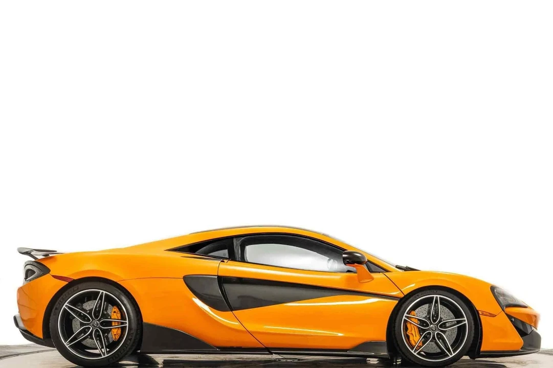 2016 McLaren 570 - Image 2 of 21