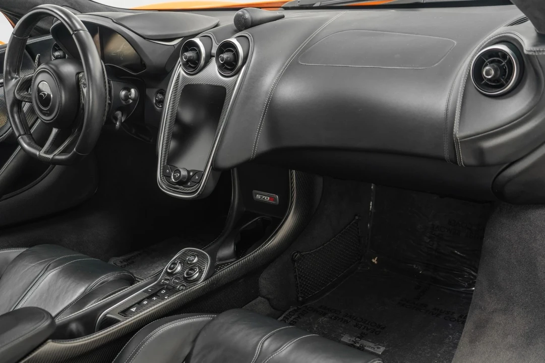 2016 McLaren 570 - Image 14 of 21