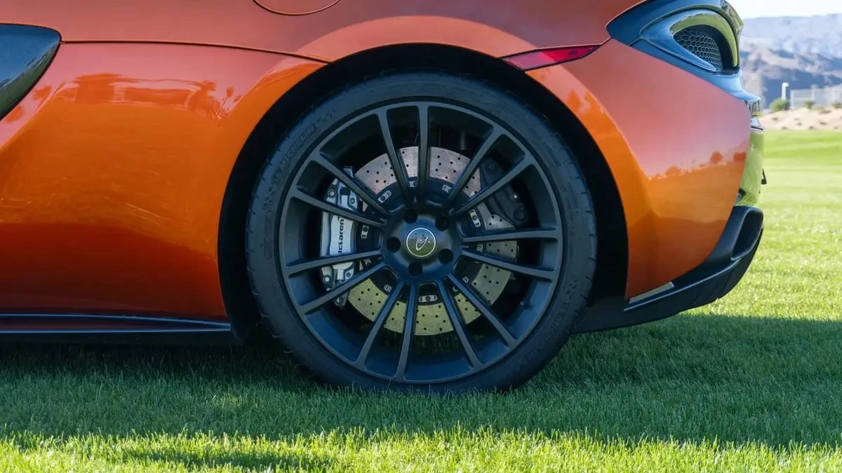 2016 McLaren 570 - Image 9 of 21