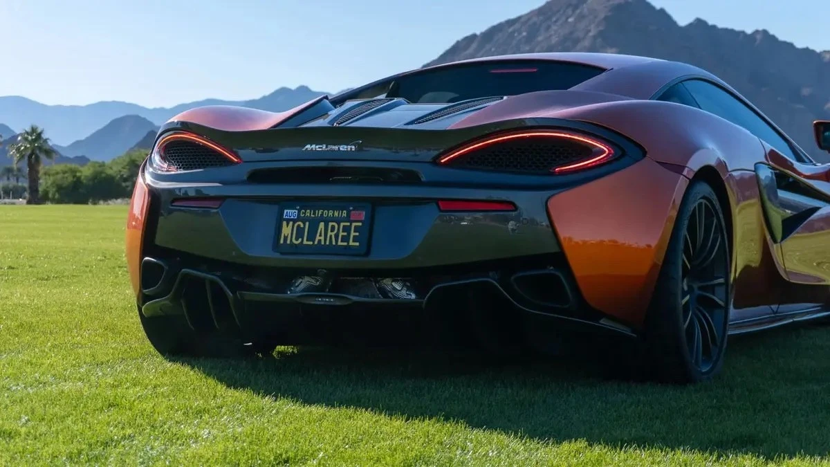 2016 McLaren 570 - Image 17 of 21