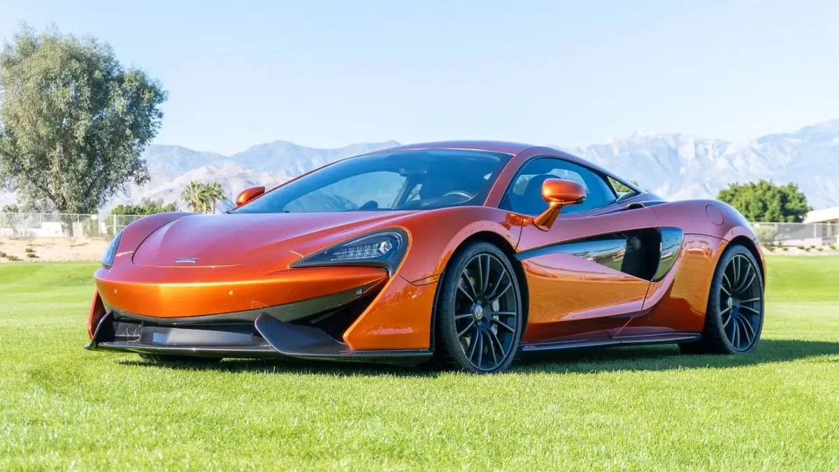2016 McLaren 570 - Image 11 of 21