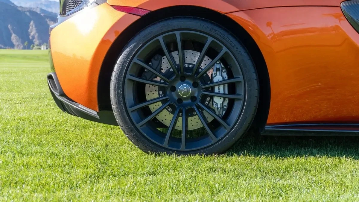 2016 McLaren 570 - Image 7 of 21