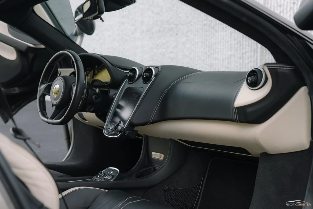 2016 McLaren 570S - Image 2 of 12