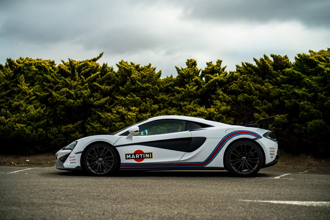 2016 McLaren 570S - Image 8 of 31