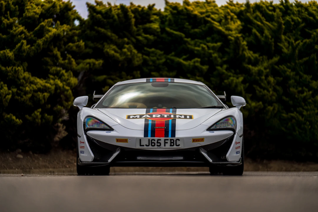 2016 McLaren 570S - Image 2 of 31