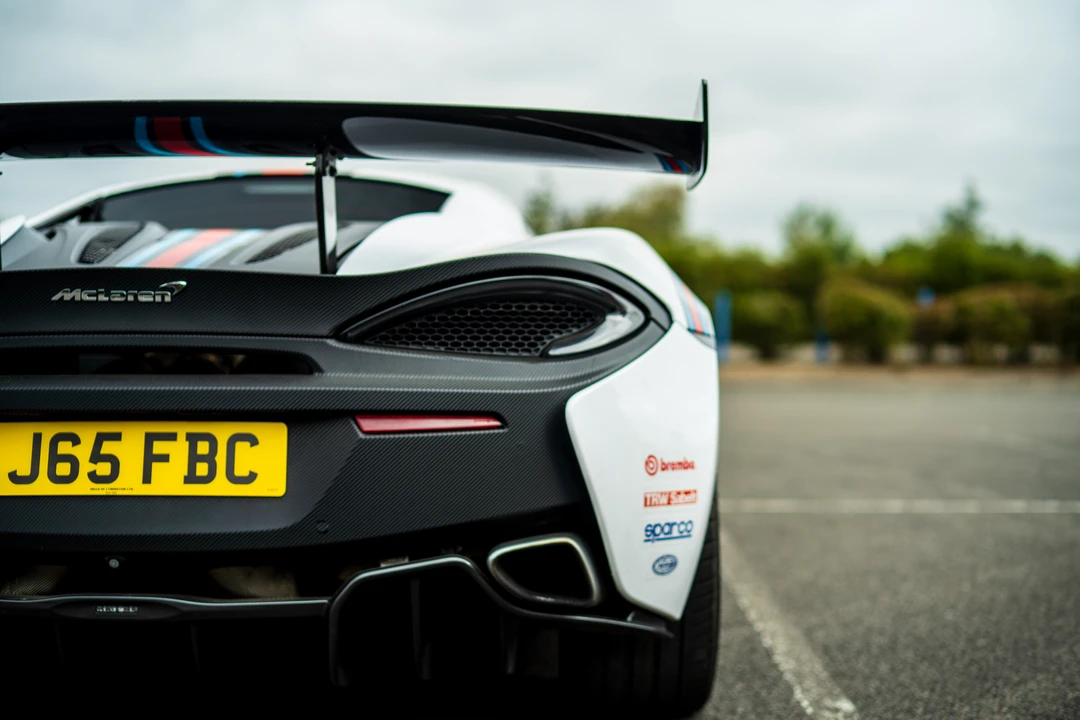 2016 McLaren 570S - Image 14 of 31