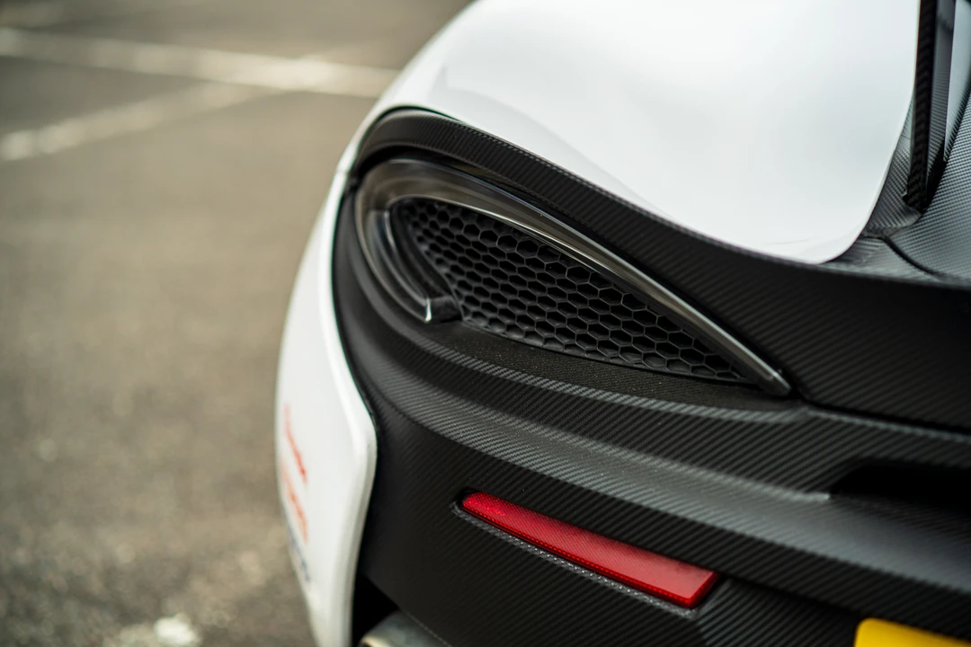 2016 McLaren 570S - Image 16 of 31