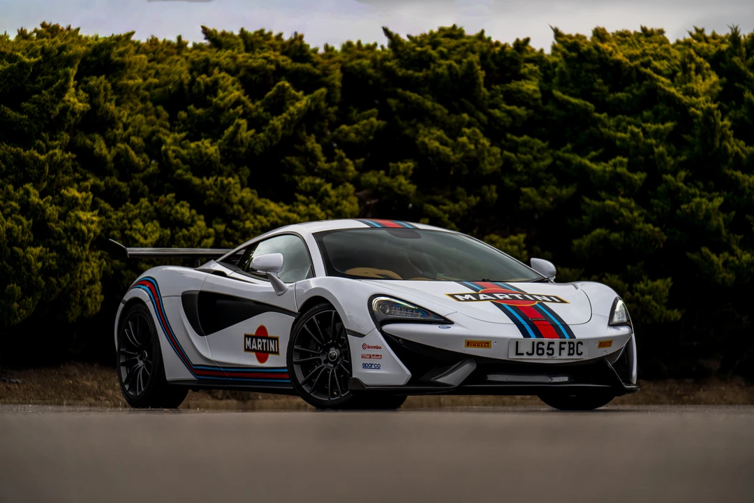 2016 McLaren 570S - Image 3 of 31