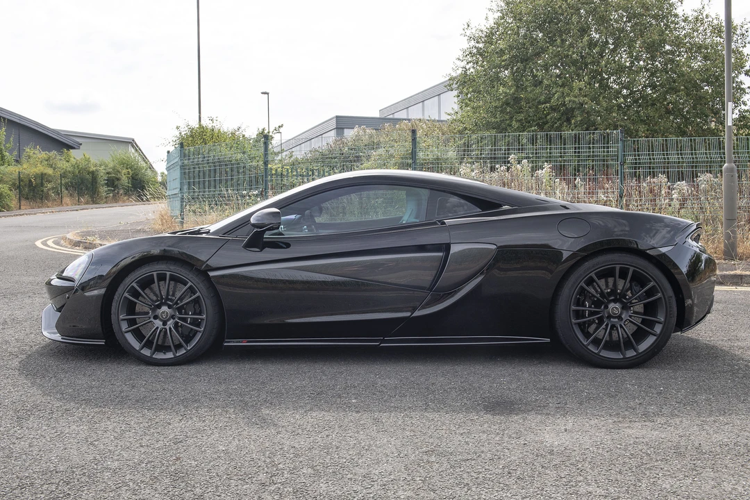 2016 McLaren 570S - Image 4 of 31