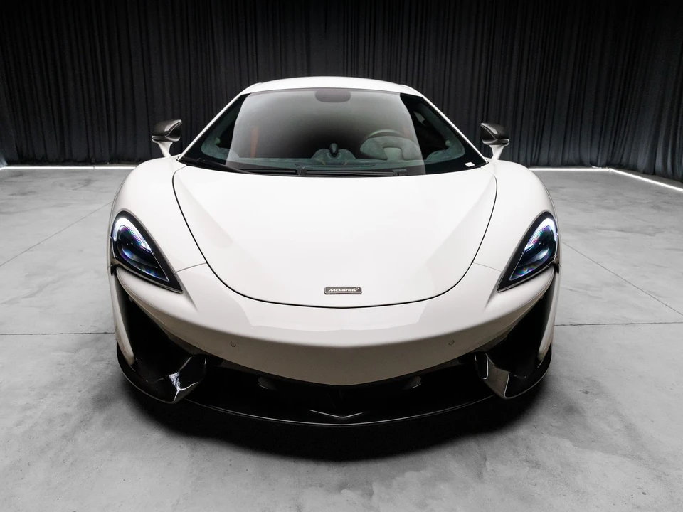 2016 McLaren - Image 13 of 31