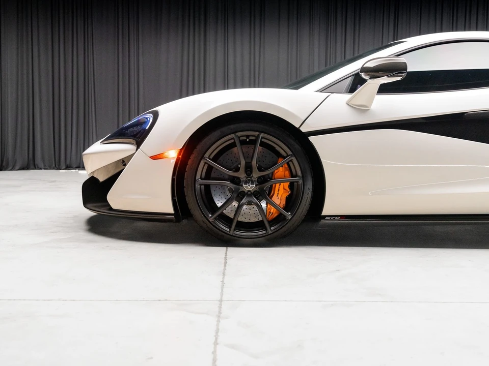 2016 McLaren - Image 7 of 31