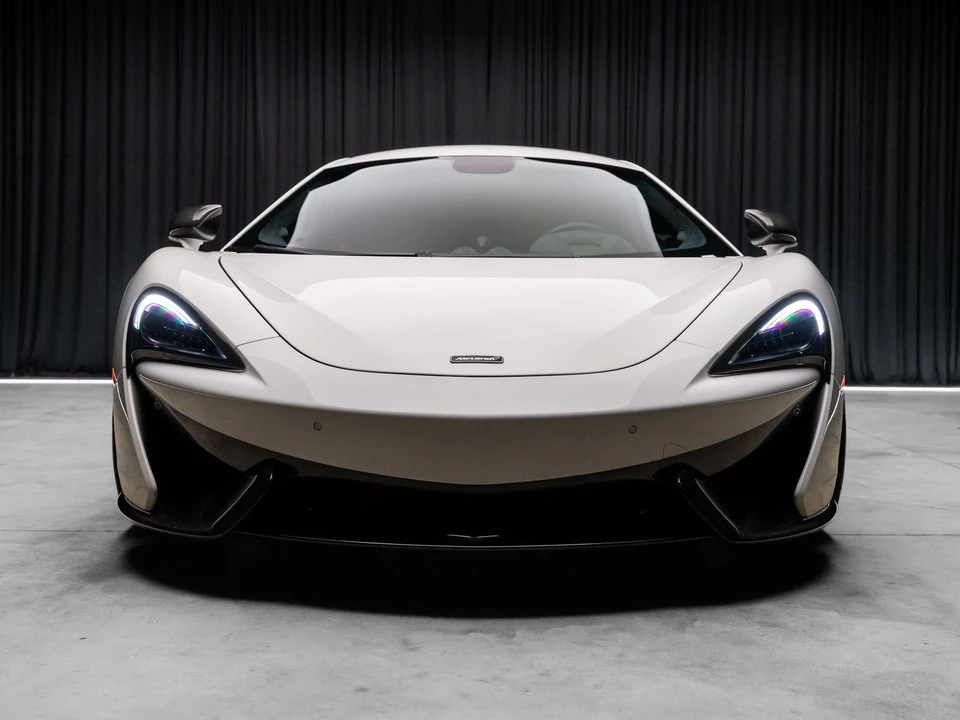 2016 McLaren - Image 24 of 31