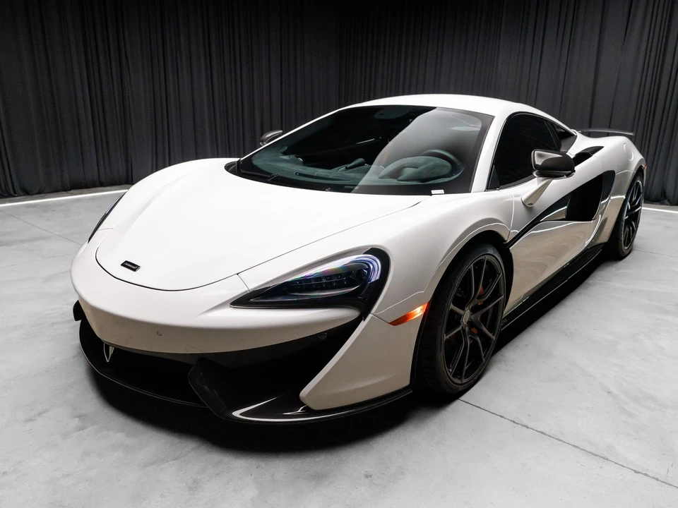 2016 McLaren - Image 14 of 31