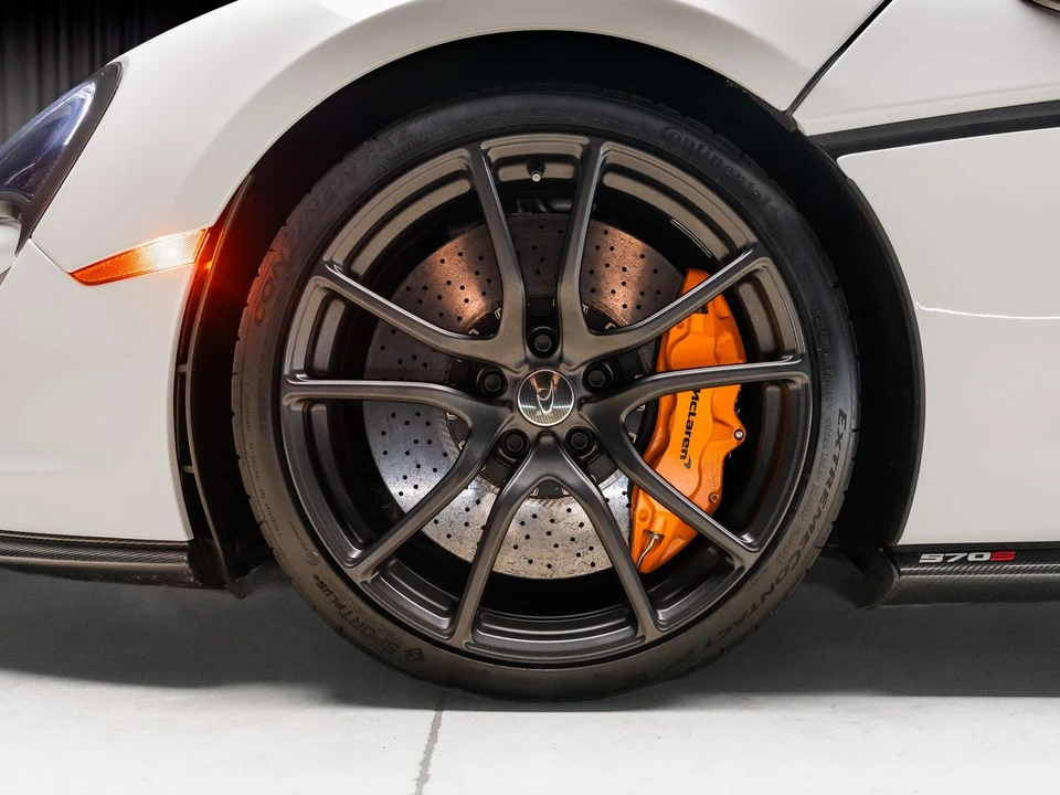 2016 McLaren - Image 30 of 31