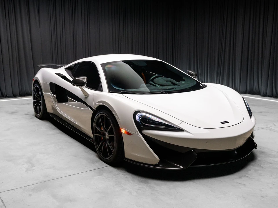 2016 McLaren - Image 2 of 31