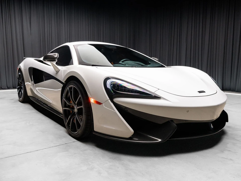 2016 McLaren - Image 21 of 31