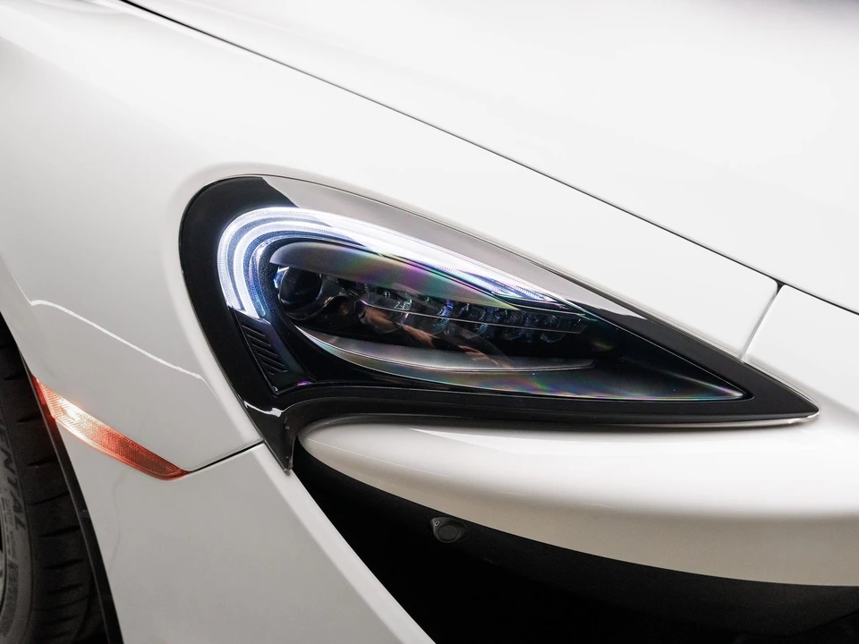 2016 McLaren - Image 22 of 31
