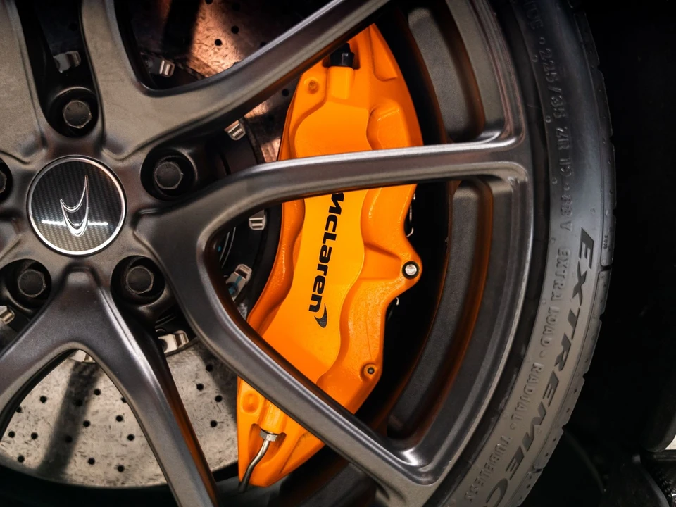 2016 McLaren - Image 6 of 31