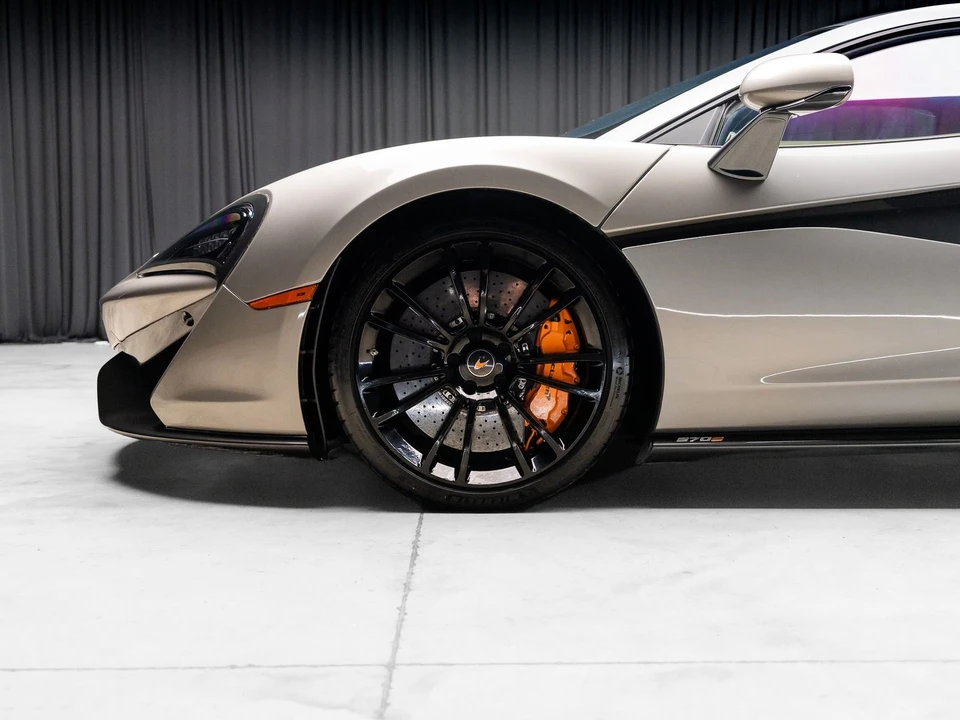 2016 McLaren 570S - Image 2 of 21