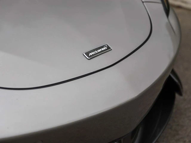 2016 McLaren - Image 11 of 31