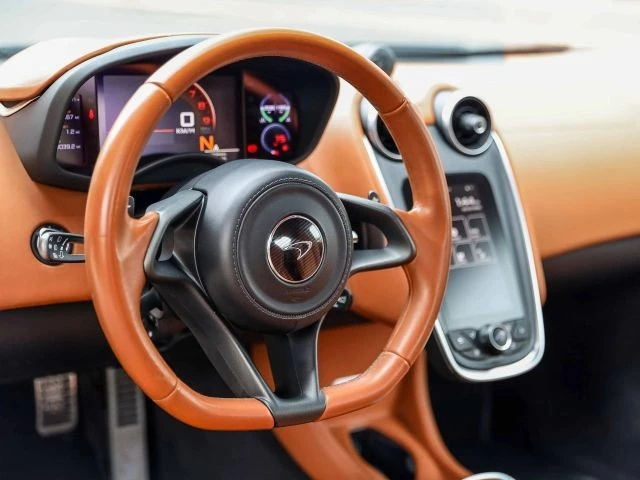 2016 McLaren - Image 25 of 31