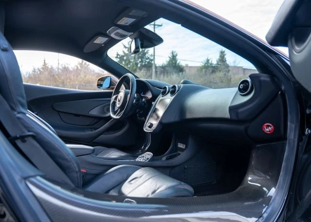2016 McLaren 570S - Image 13 of 18