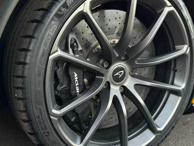 2016 McLaren 570S - Image 17 of 21