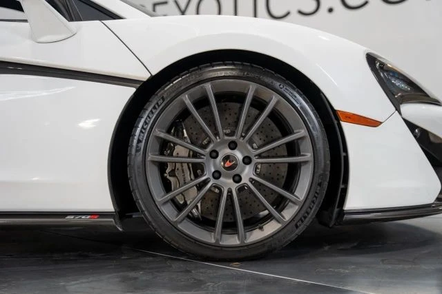 2016 McLaren 570S - Image 8 of 21